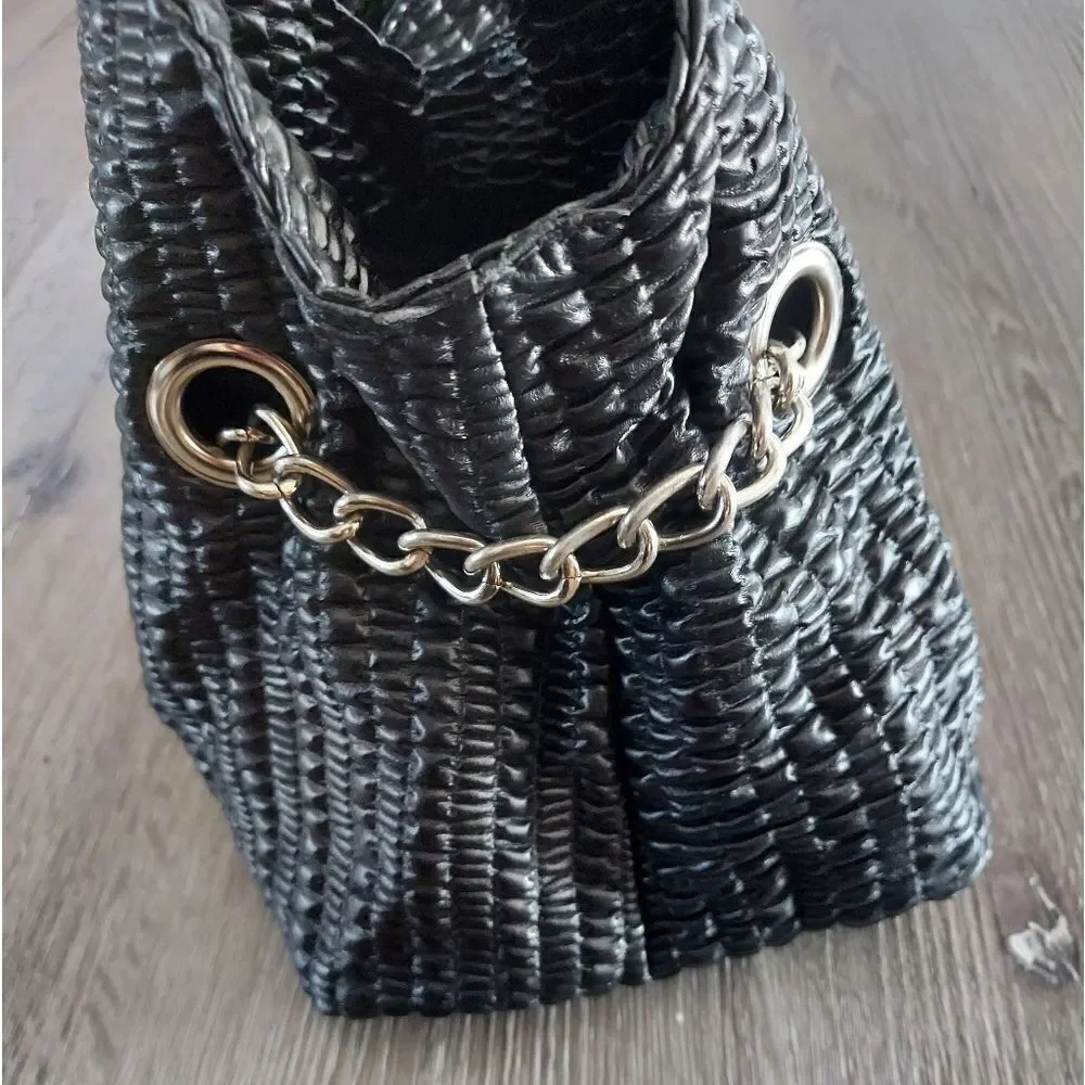 Kenneth Cole Reaction Black Shoulder Hobo Style Bag With Chain Detail